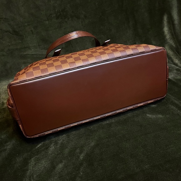 Louis Vuitton Damier Ebene Chelsea Tote - Picture 4 of 10